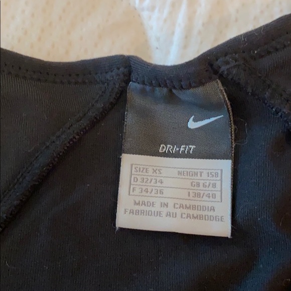 Nike Dri-Fit workout top - Picture 4 of 6